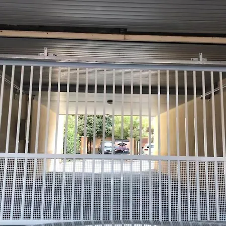 شقة Au Coeur Du Lavandou - A 200m لو لا فاندو